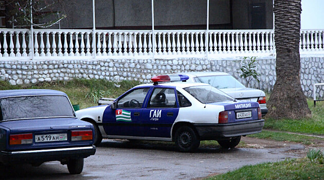 Сотрудникам ГАИ в Абхазии запретили останавливать российские машины
