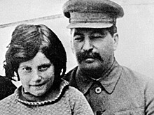 «Подарок с того света»: кто отправлял дочери Сталина загадочные посылки из США