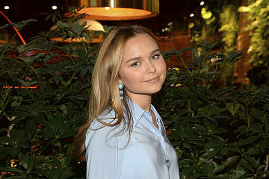 Модель Стефания Маликова заработала 5,3 млн рублей на одежде