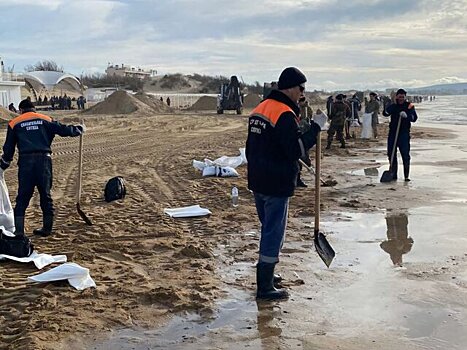 Выброс мазута в море произошел у мыса Змеиный и крепости Еникале