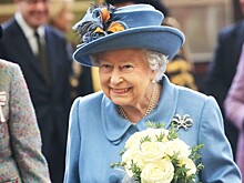Елизавета II заняла место людоеда Мугабе
