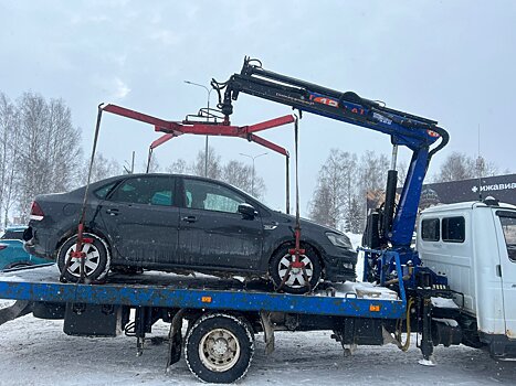 У аэропорта Ижевска за пару часов выявили трёх иностранных водителей такси без российских прав