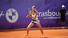 Теннисистка Стосур в двух партиях одолела Кучову