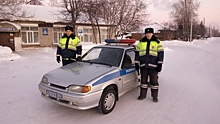 Сотрудники ГИБДД спасли от мороза пациентов и бригаду скорой на трассе под Новосибирском