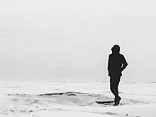 Психолог объяснил, что делать, если у вас стоит блок на сближение с людьми