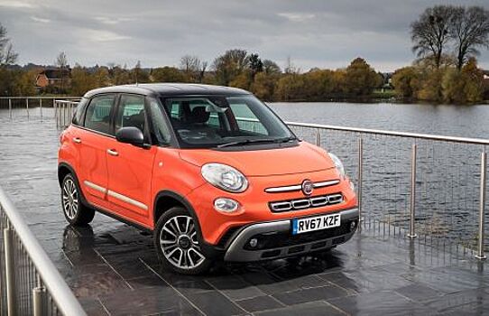 Новый Fiat 500L добрался до Великобритании