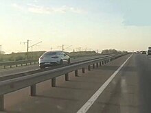 Видео: жителей Кубани возмутил мчащийся по встречке «Mercedes» на скоростной магистрали под Краснодаром