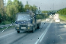 ГИБДД могут запретить ездить с трещинами на лобовом стекле