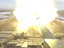 Сила бронетехники: курсанты учебного центра ЦВО опробовали огневую мощь танков и БТР