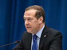 Медведев: санкции против РФ вводятся с 1917 года и достигли апогея