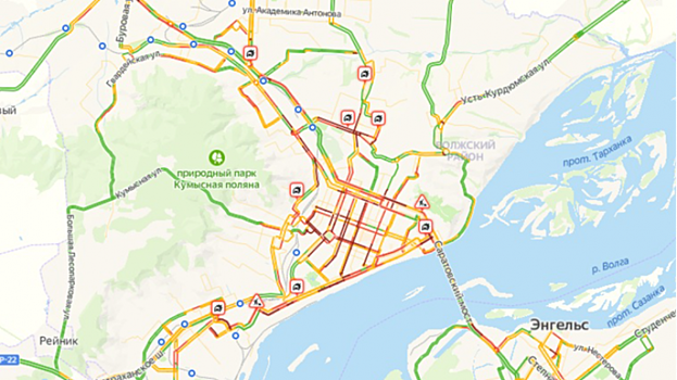 Метель и множество ДТП. Саратов встал в десятибалльных пробках