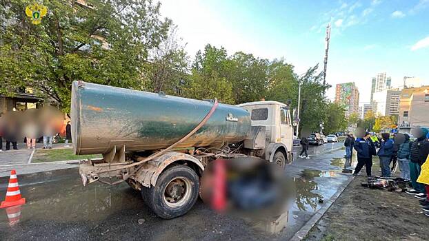 Грузовик насмерть сбил водителя электровелосипеда в Кунцеве