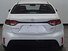 В Сети показали фото еще одной версии Toyota Corolla нового поколения