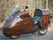 Канадец сделал для Suzuki V-Strom DL650 кузов из чистого дерева