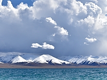 Осенние пейзажи озера Намцо в Тибете