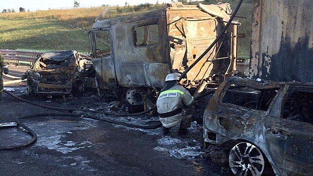 Пострадавшую в ДТП с 34 машинами 3-летнюю девочку перевезли в Воронеж