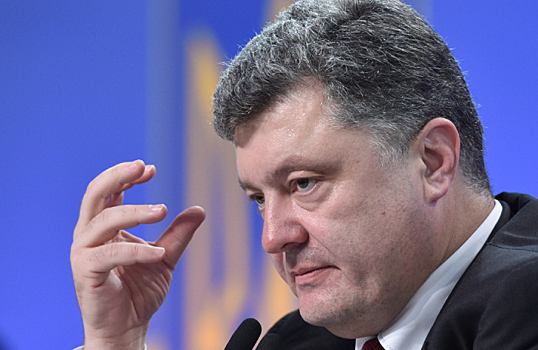 Порошенко прибыл в Киев. Суд приступил к рассмотрению дела экс-президента Украины