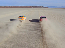 Ford Mustang и Chevrolet Camaro устроили дрэг-гонку в пустыне