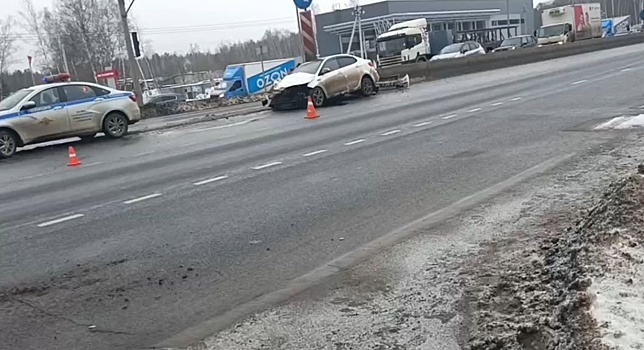 Женщина пострадала в жестком ДТП с большегрузом в Нижнем Новгороде