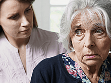 Почему старики «впадают в детство» и есть ли шанс этого избежать