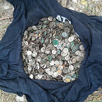 В Бернардинском монастыре под Тернополем нашли 6 кг польских монет
