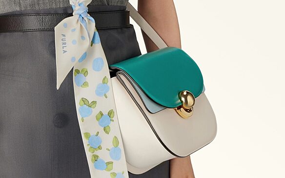 Весна в оттенках Furla: Furla Sfera Crossbody и Furla Riva в новых цветах
