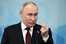 Путин попросил не сильно хвалить главу ВТБ, чтобы тот не захотел стать султаном