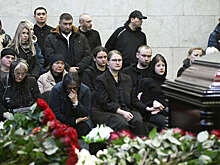 Певец Асташенок: мать Попова заменила актеру медсестру, сиделку и психолога