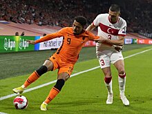 Сборная Нидерландов по футболу разгромила команду Турции со счетом 6:1