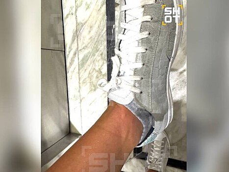 SHOT: россияне столкнулись с нашествием песчаных блох на пляжах Китая