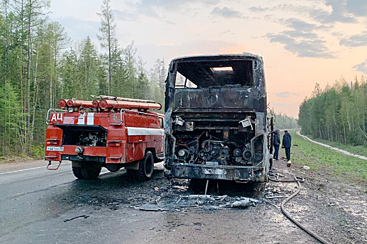 На трассе в Приангарье загорелся автобус с 47 пассажирами