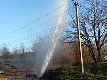 Прорвало трубу: на Темернике забил коммунальный фонтан