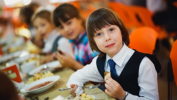 В Астраханской области выделят 77 млн рублей на питание младшеклассников