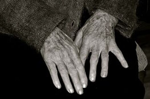 Водитель джипа выплатил 500 тысяч рублей бабушке-пешеходу из Златоуста