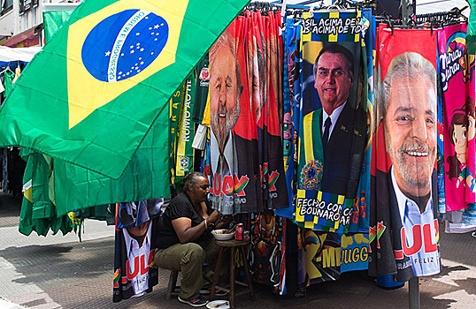 В Бразилии 30 октября пройдет второй тур президентских выборов. Кто из кандидатов больше устраивает Россию?