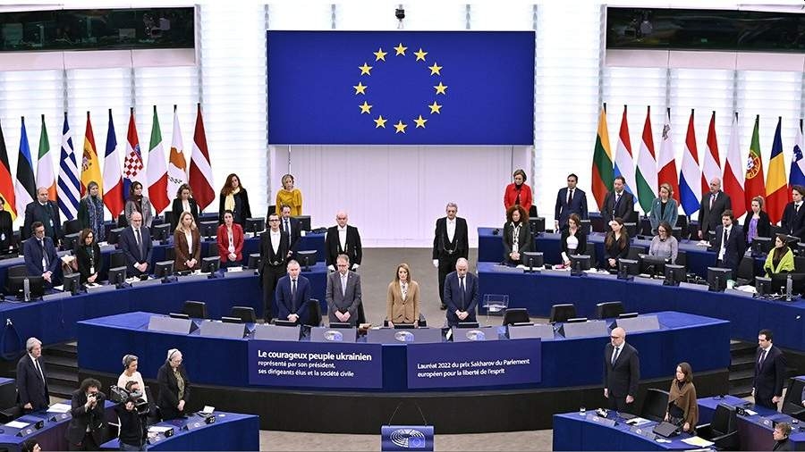 Европарламент принял резолюцию с призывом лишить Венгрию голоса в Совете ЕС