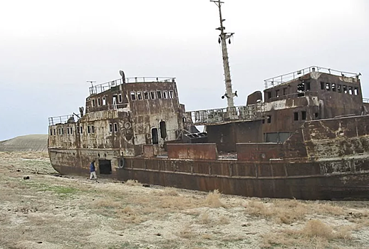 Почему высохло Аральское море
