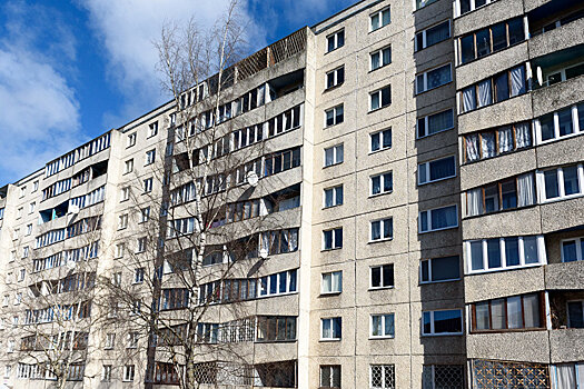 Панельные дома в Таллинне пройдут проверку состояния балконов и навесов подъездов