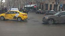 В центре Воронежа в ДТП пострадала пассажирка такси