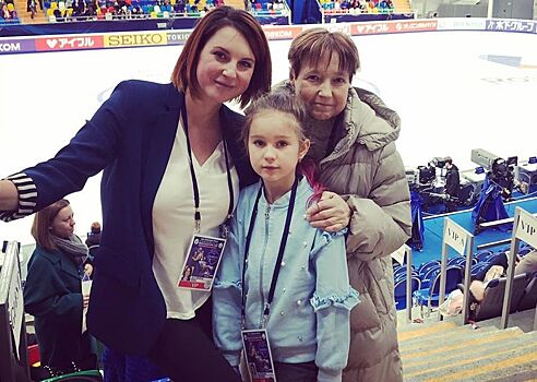 Ирина Слуцкая опубликовала архивное фото с родителями