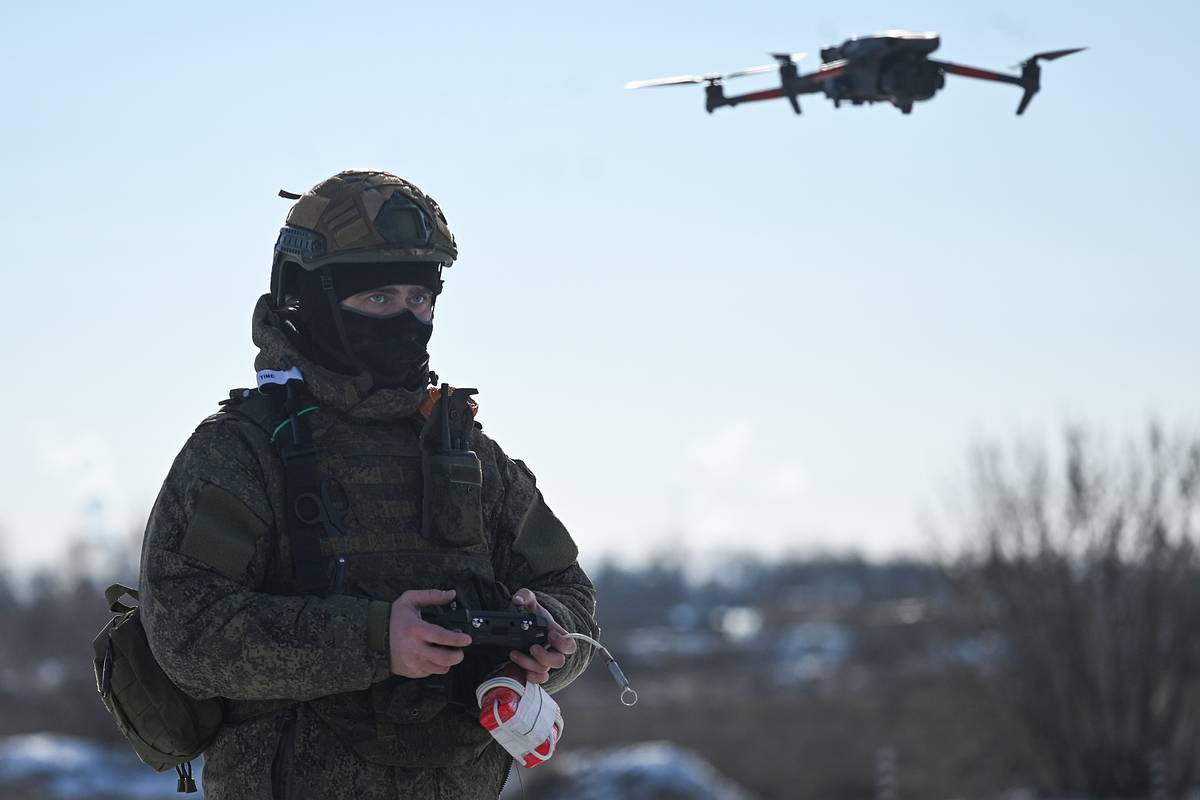 ВС России ударом дрона уничтожили бронемашину ВСУ в ДНР