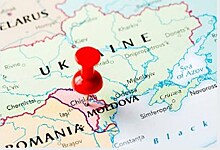 Шесть бизнесменов изнасиловали депутата в Молдавии