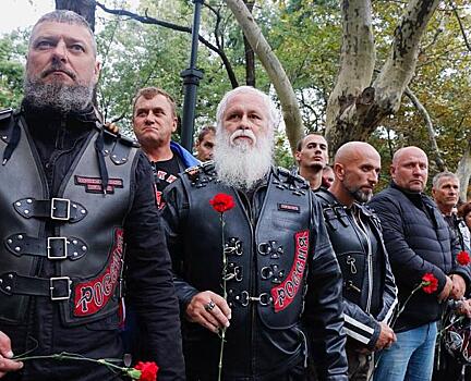 Мэр Новороссийска в косухе прокатился с «Хирургом» и «Ночными волками»