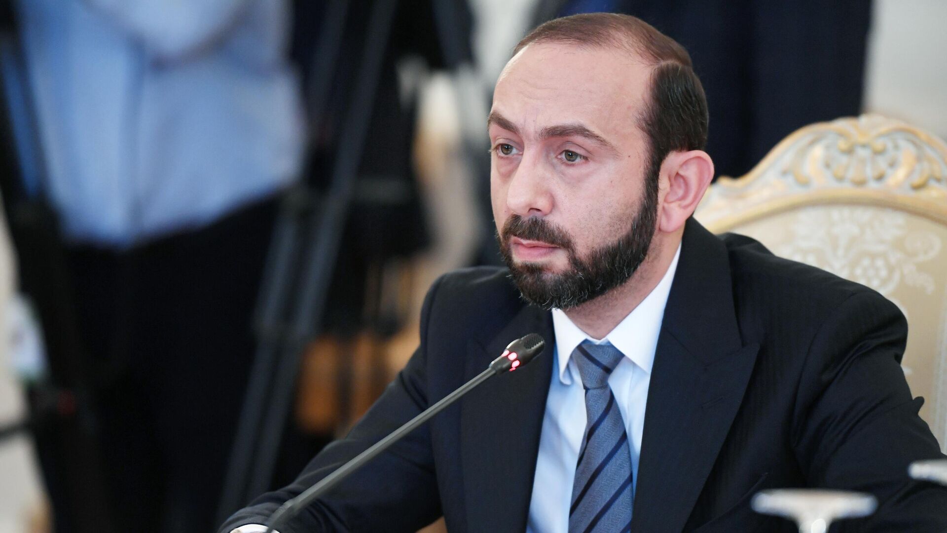 В Армении заявили, что подписание мирного договора с Азербайджаном застопорилось