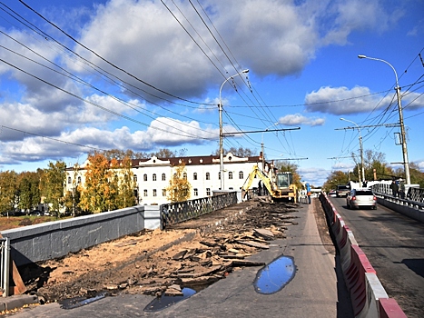 Подрядчик начал ремонт второй половины Октябрьского моста в Вологде