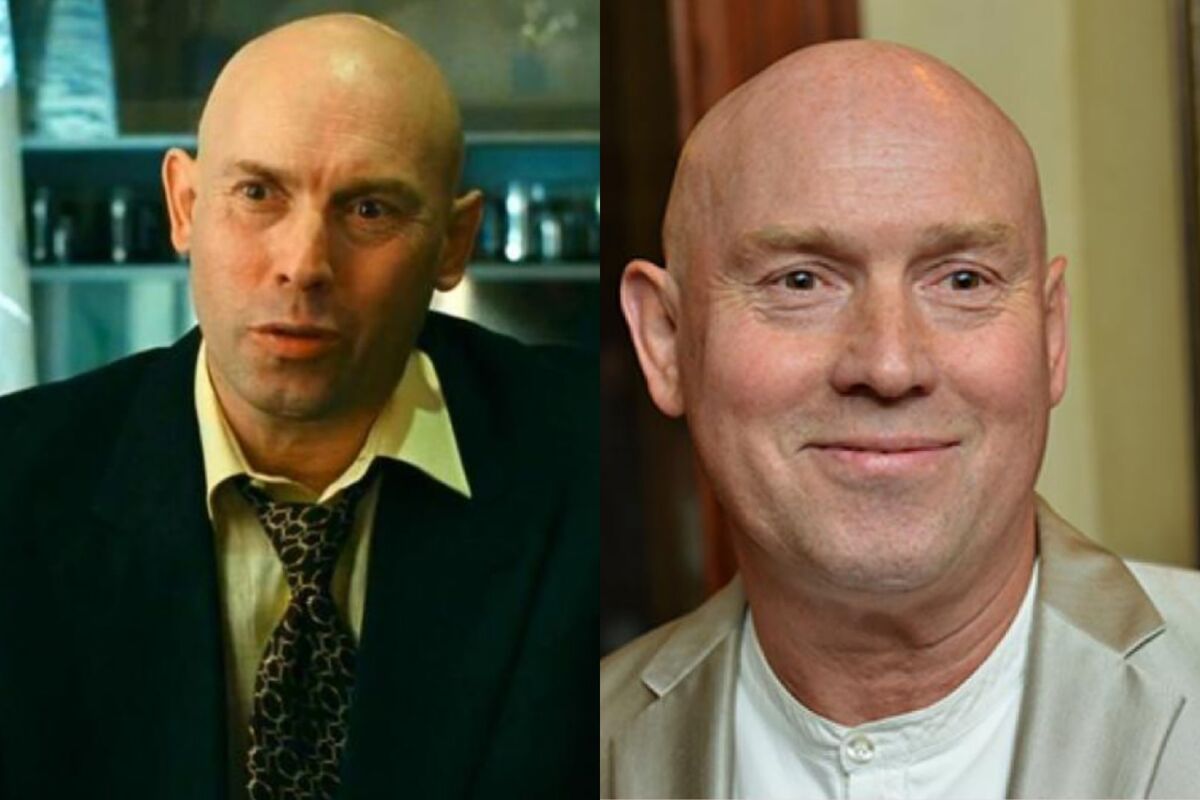 играет роль в брат