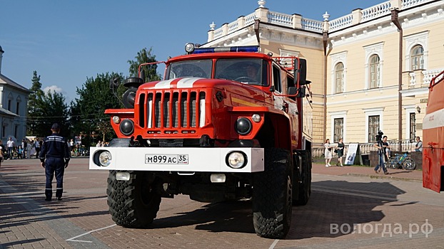 Большой урок безопасности проходит сегодня на выставке МЧС России в Вологде (0+)