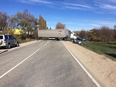 В Новороссийске водитель Priora без прав отправился на тот свет и убил пассажира, протаранив большегруз