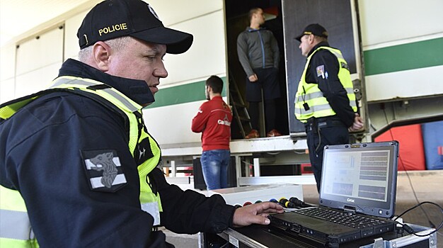 Россиян арестовали за киберпреступление в Чехии