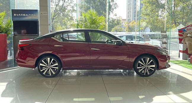 Nissan начал продажи обновленной Teana